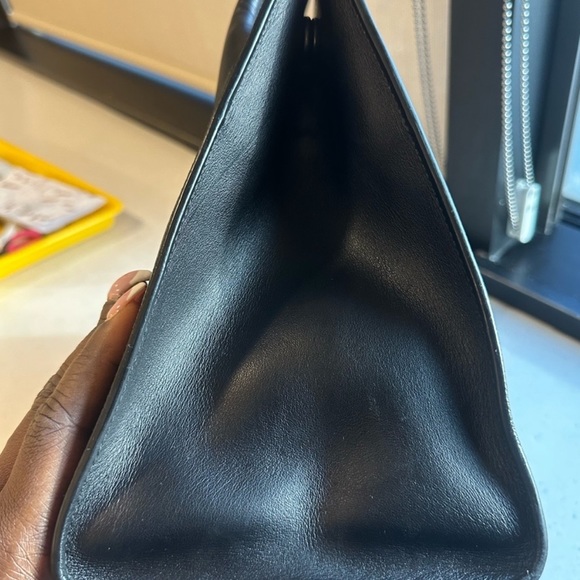 Prada Black Saffiano Leather Medium Monochrome Tote Bag - Picture 5 of 8